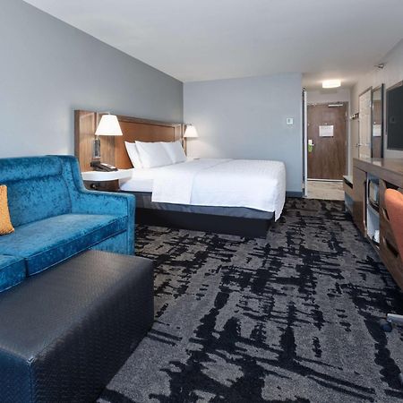 Hampton Inn Norfolk Exteriör bild