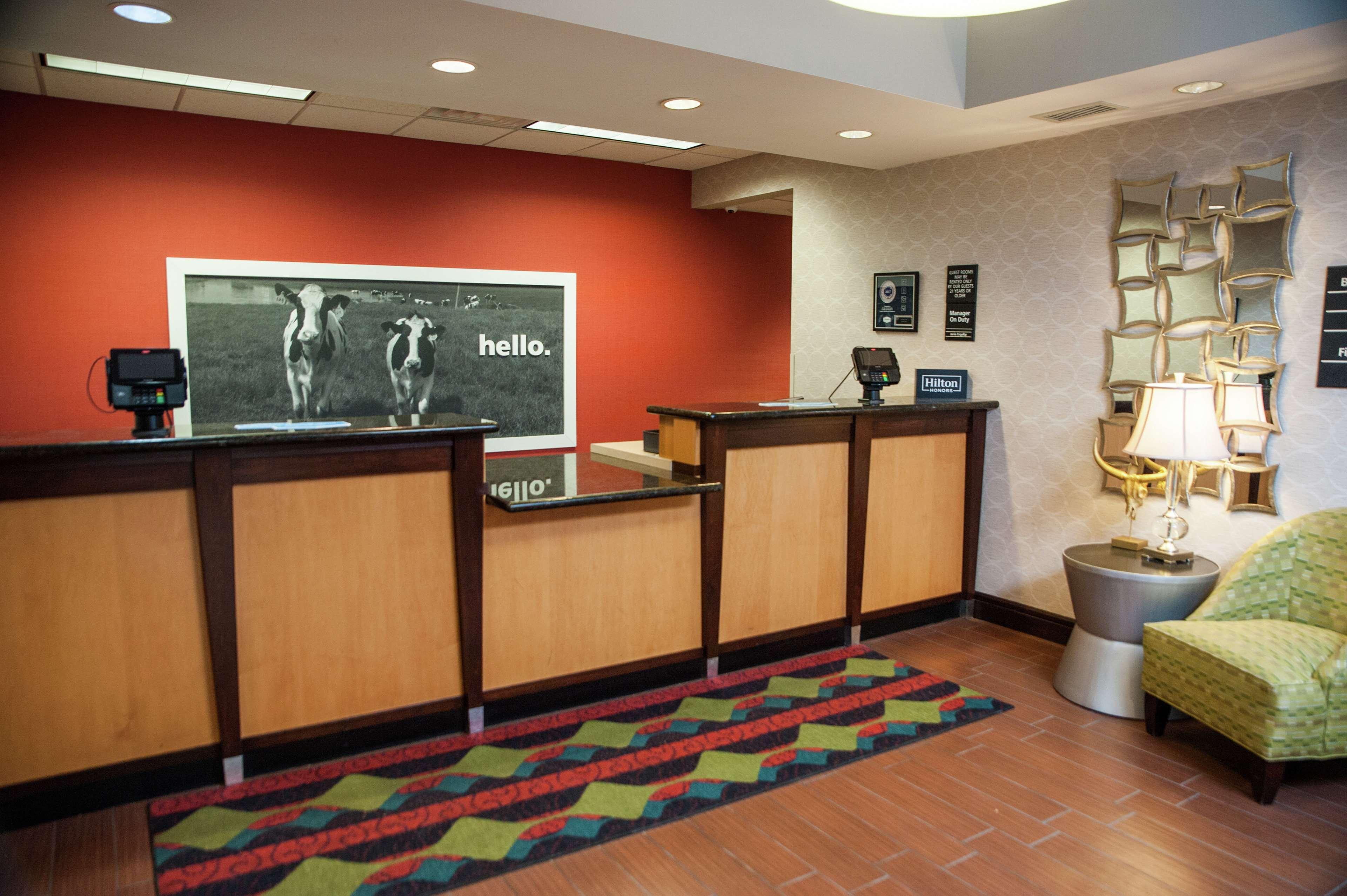 Hampton Inn Norfolk Exteriör bild