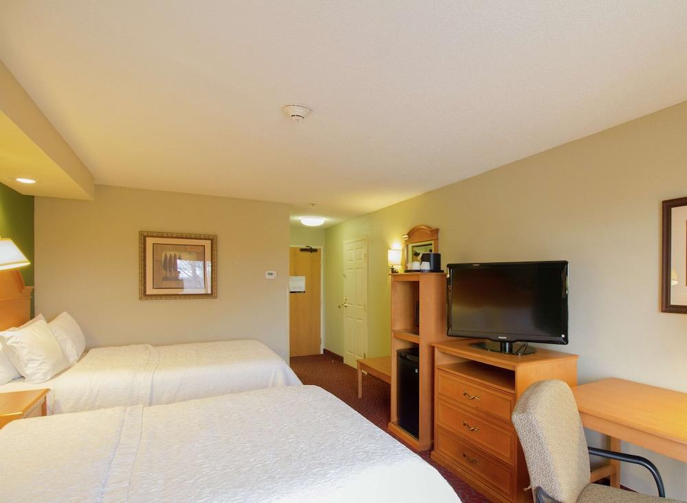 Hampton Inn Norfolk Exteriör bild