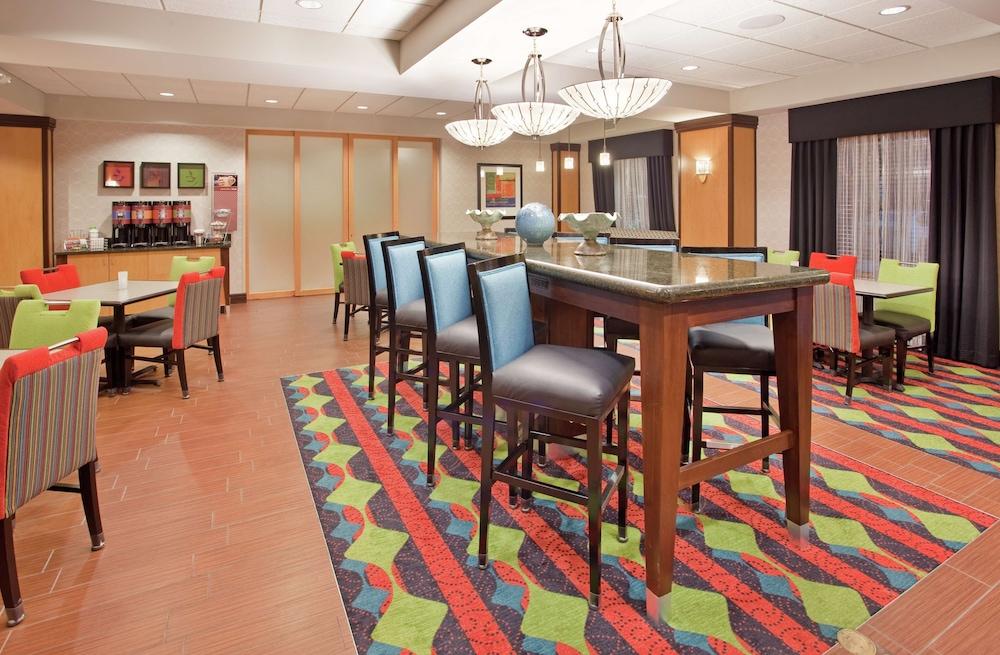 Hampton Inn Norfolk Exteriör bild