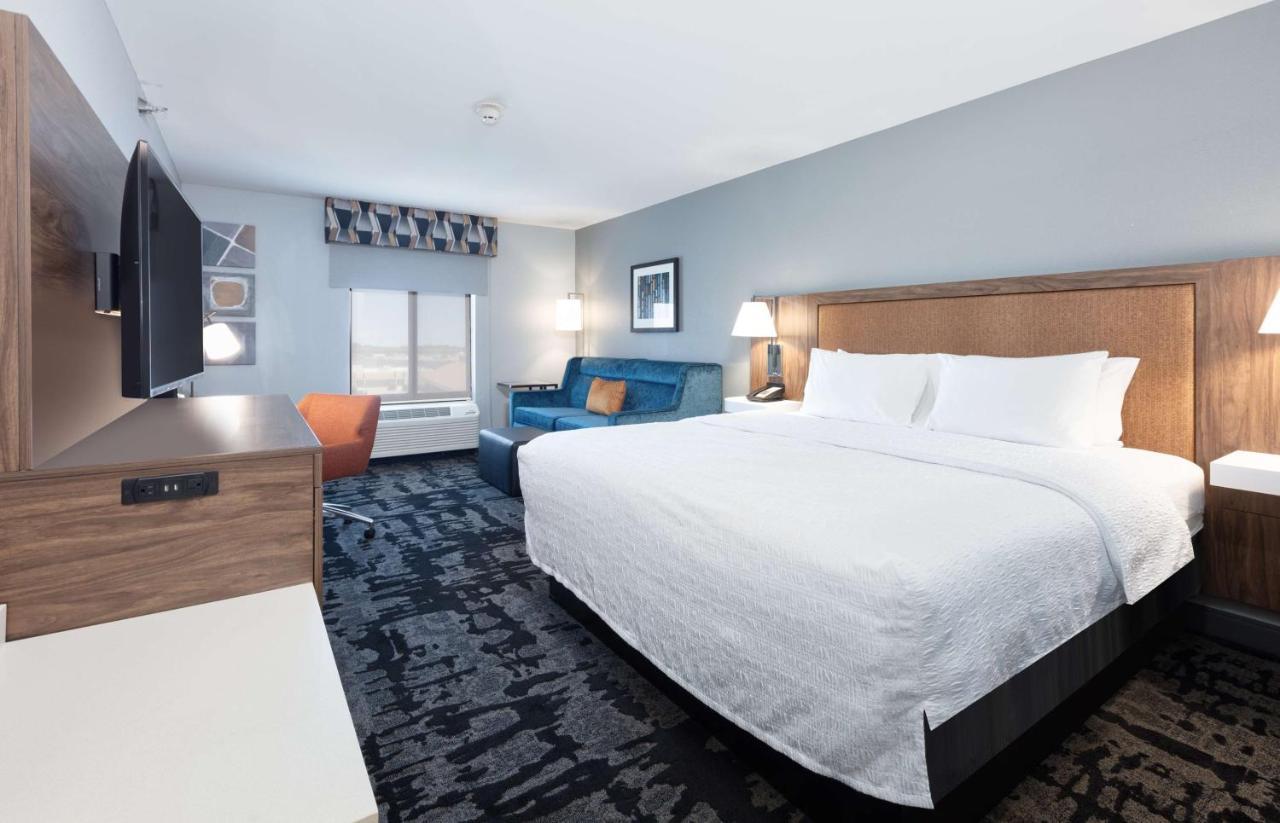 Hampton Inn Norfolk Exteriör bild