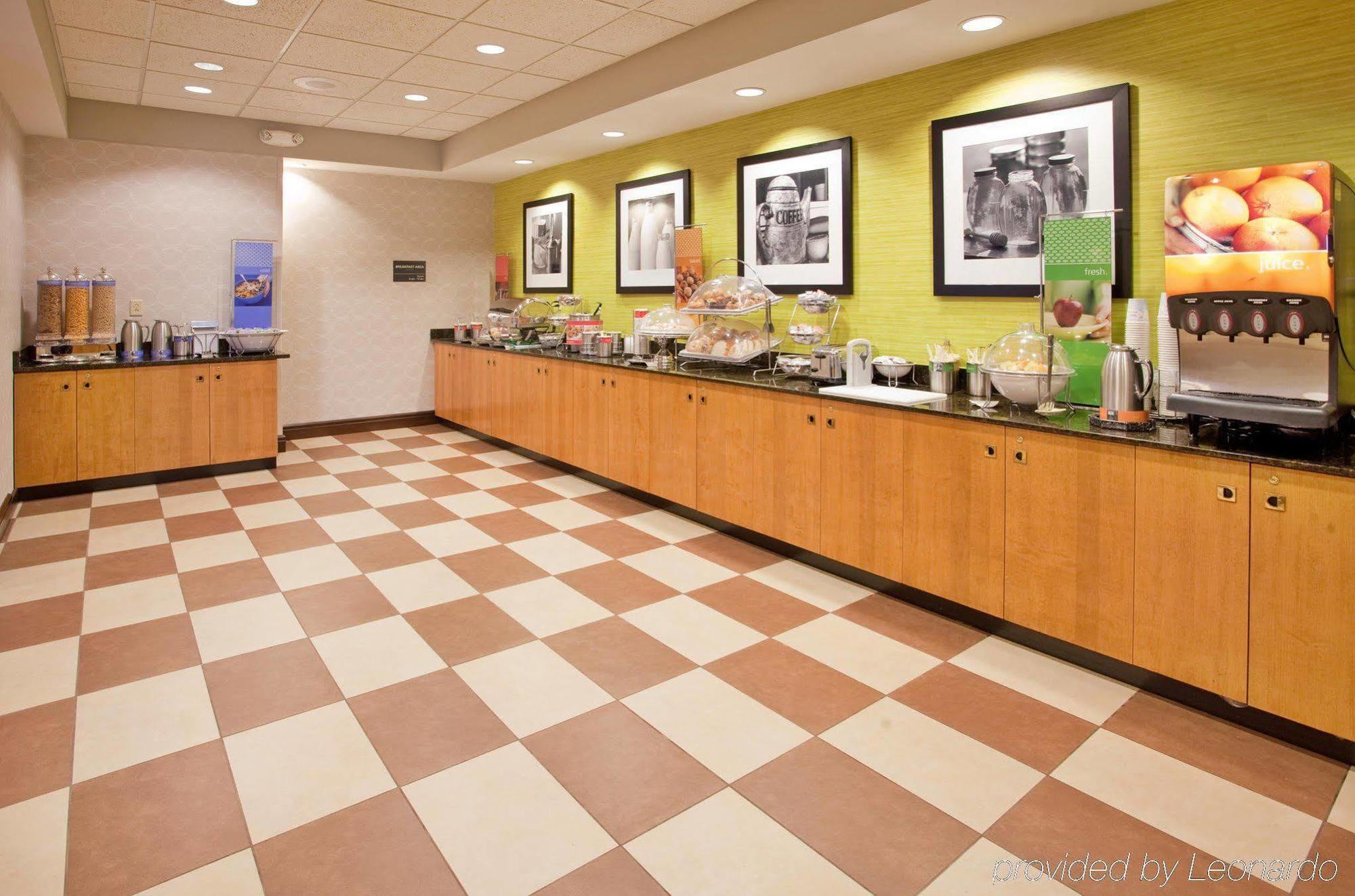 Hampton Inn Norfolk Exteriör bild
